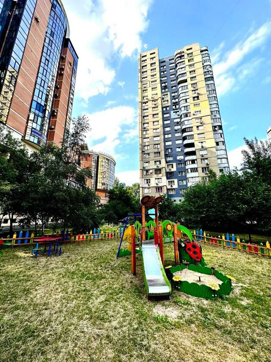 3-кімнатна квартира в Печерську з панорамним видом