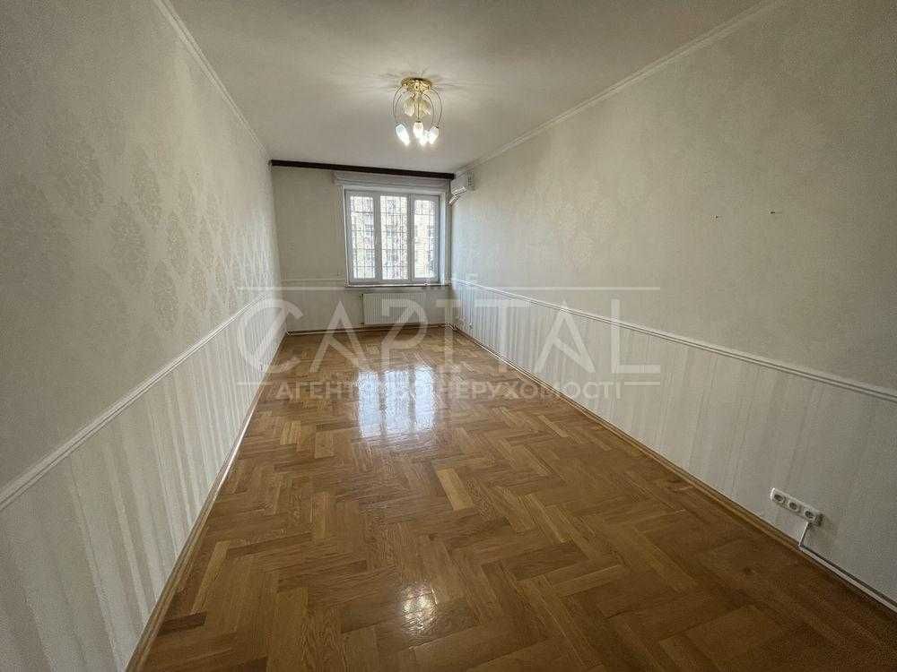 4-Room Apartment in Shevchenkovsky District, Near Landmarks