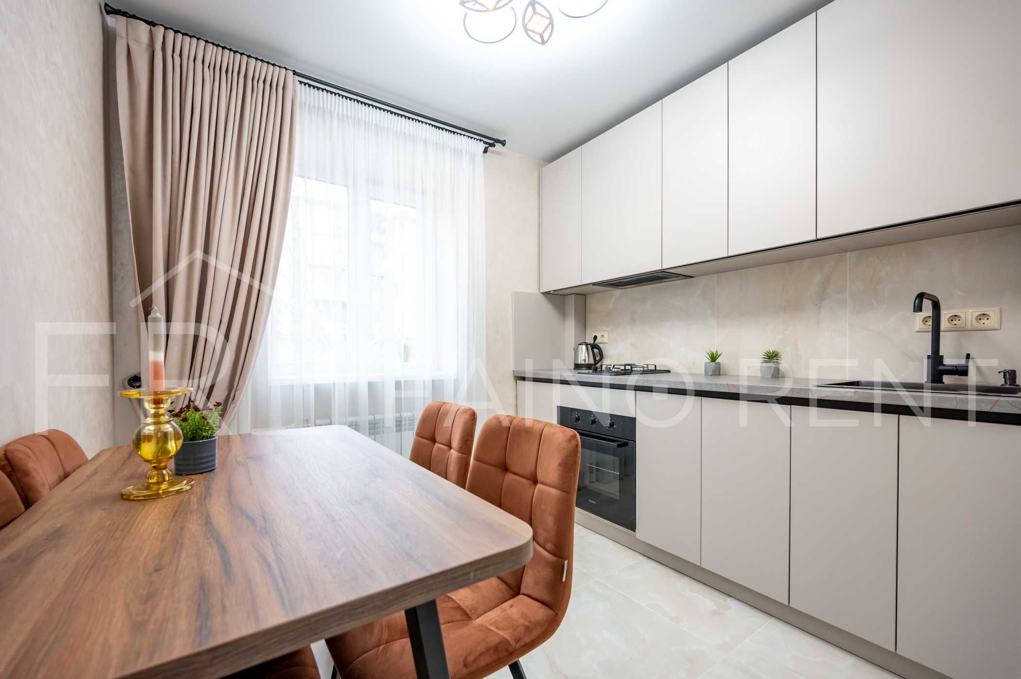 Bright Studio Apartment on 6th Big Fountain Station