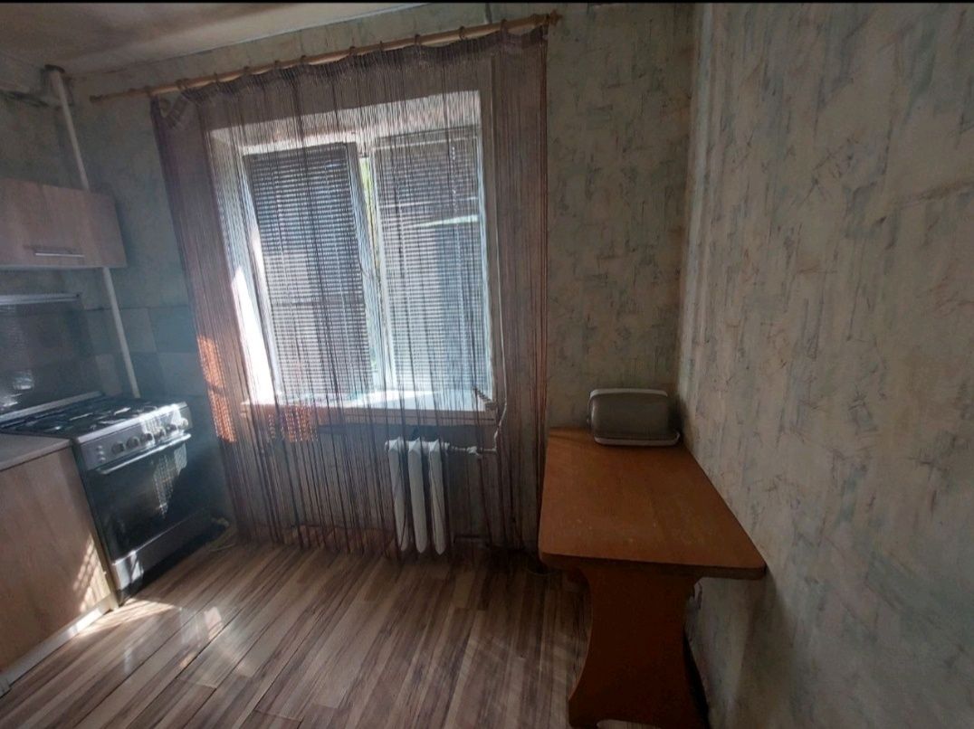 3-room apartment in city center, Mashinostroiteley Boulevard 33