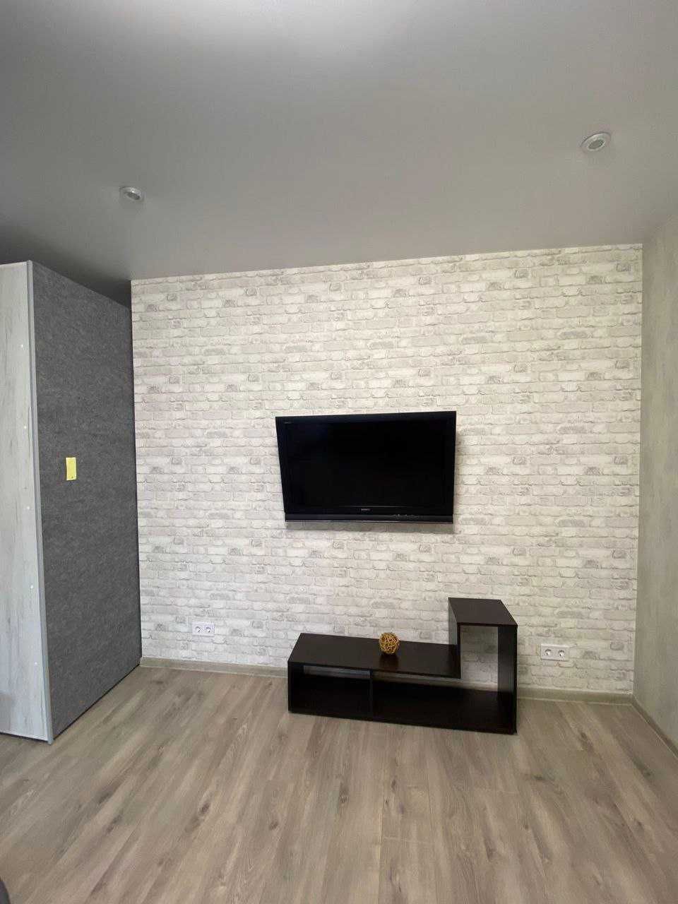 2-Room Apartment with Large Kitchen near Sportivnaya