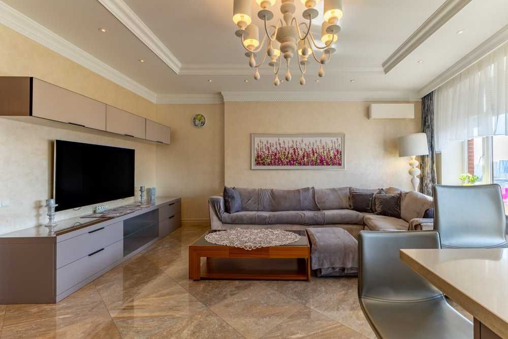 Spacious 3-room apartment in Pechersk district with underground parking