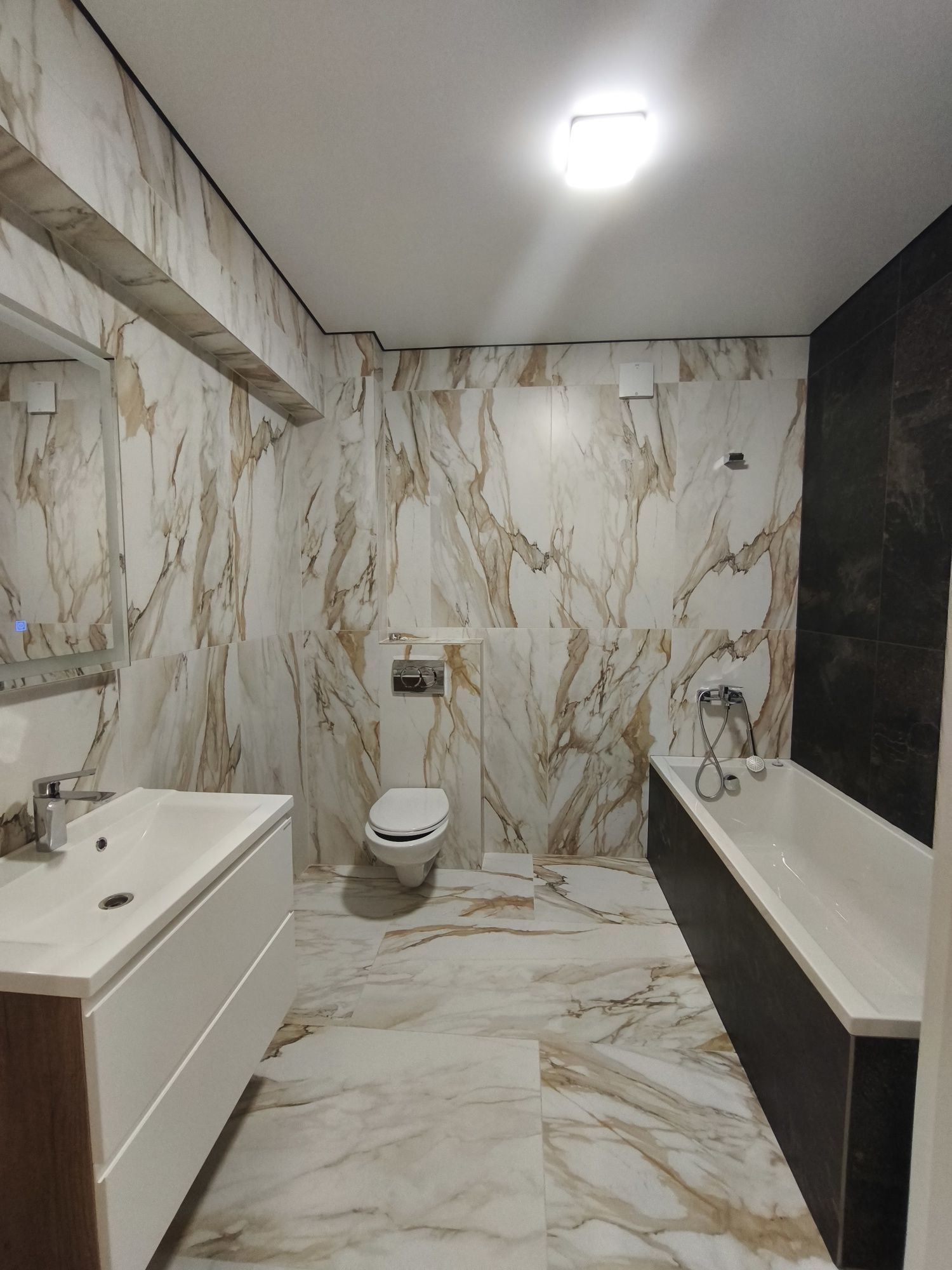 1.5 Room Apartment in Uzhhorod, West Towers Complex
