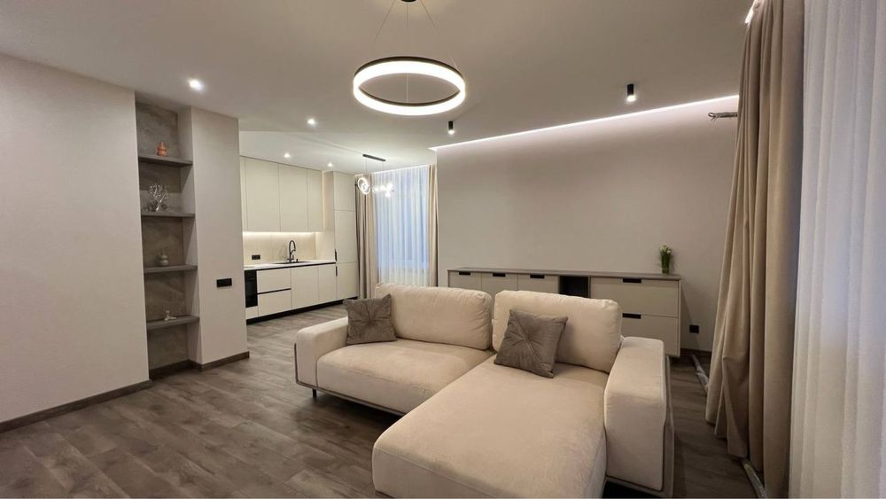 3-Room Apartment in Odessa, Genuyezska Street, 89 m², 14th Floor