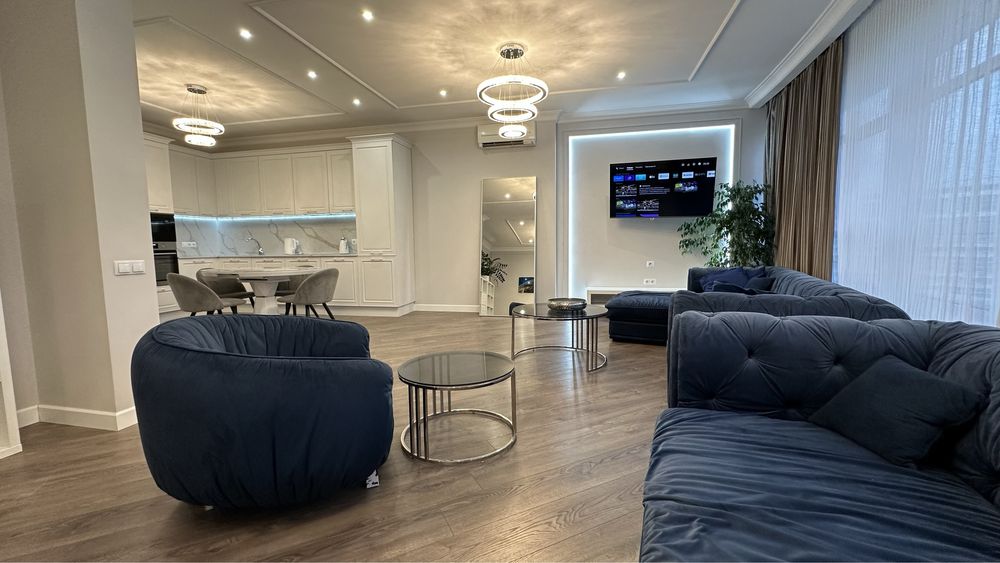 2-Room Apartment in Carnegie Complex, Klovsky Descent, Near Metro Stations