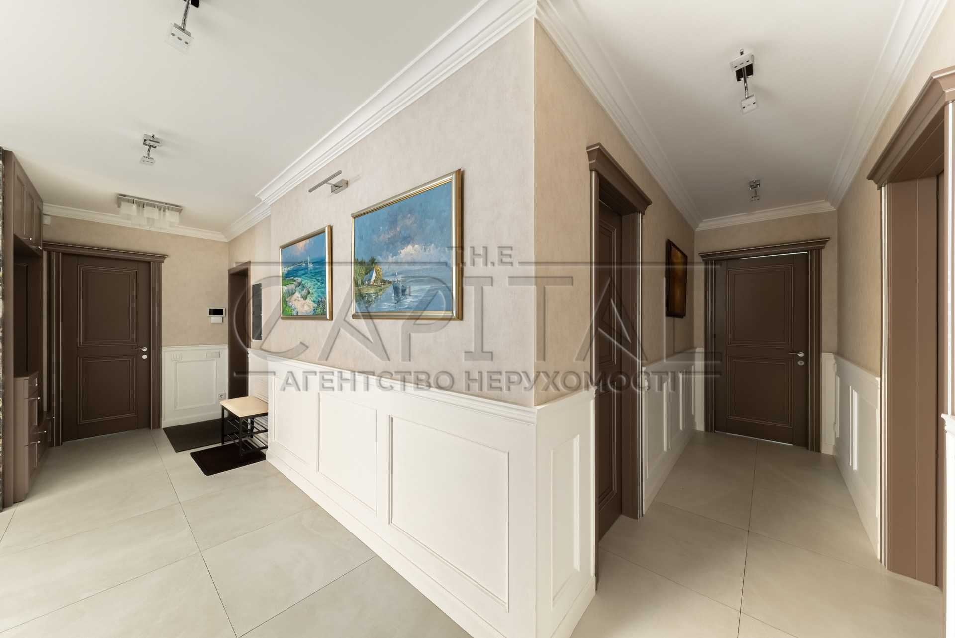 3-bedroom apartment in Zlatoustivskyi Complex with designer renovation