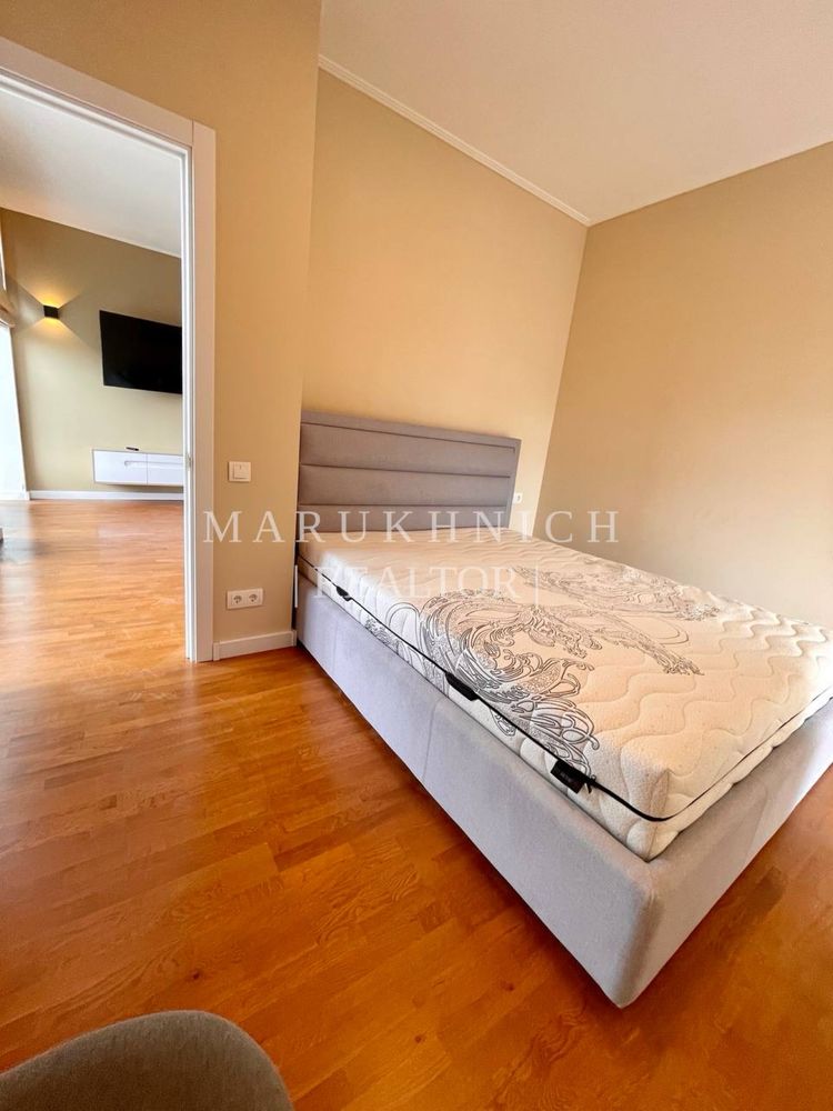3-Room Apartment in Novodvoryansky Complex, Spacious and Fully Furnished