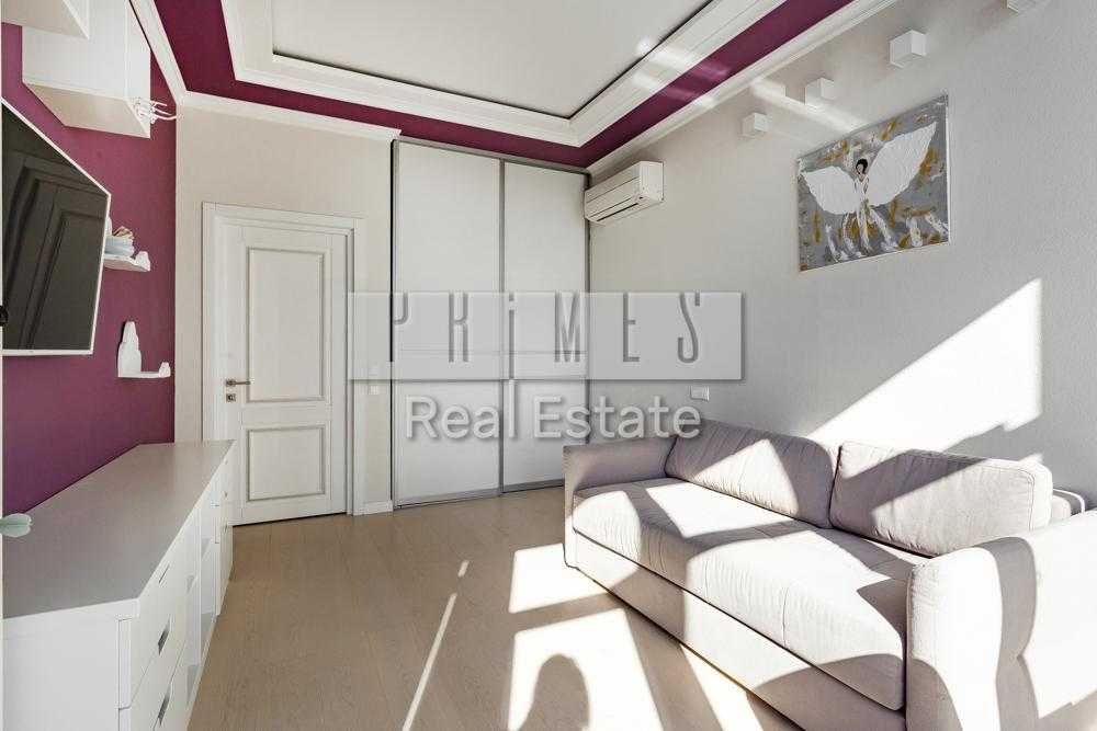2-Bedroom Apartment in Novopecherski Lipki Complex