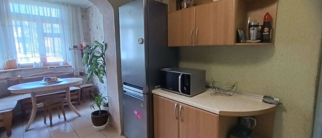 3-Room Apartment with Modern Renovation in Closed Yard Complex