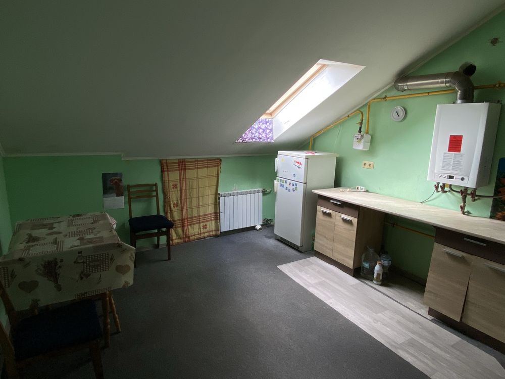 One-room apartment near the park with necessary furniture and appliances