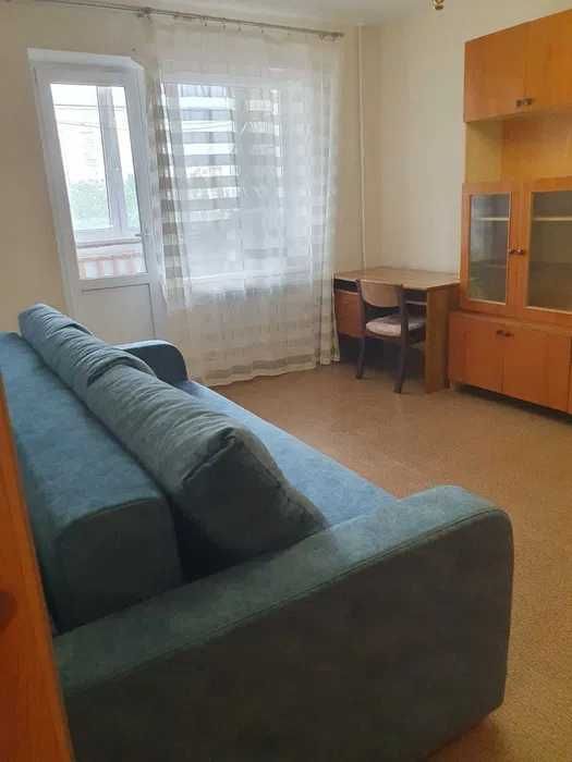 Spacious 2-Bedroom Near Akademmistechko Metro