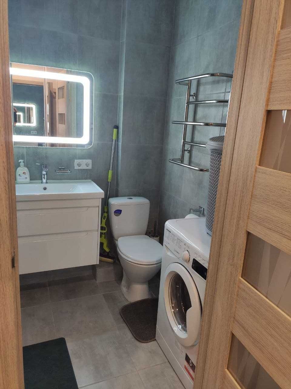 Modern 34m² Studio with Workspace and Full Kitchen