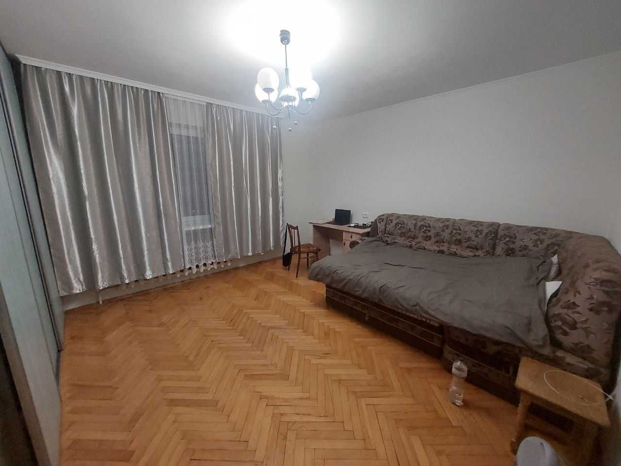 3-Room Apartment on Trylovsky Street, Sykhiv District