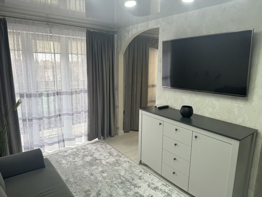 Modern Apartment in Mukachevo - Central Location, River View