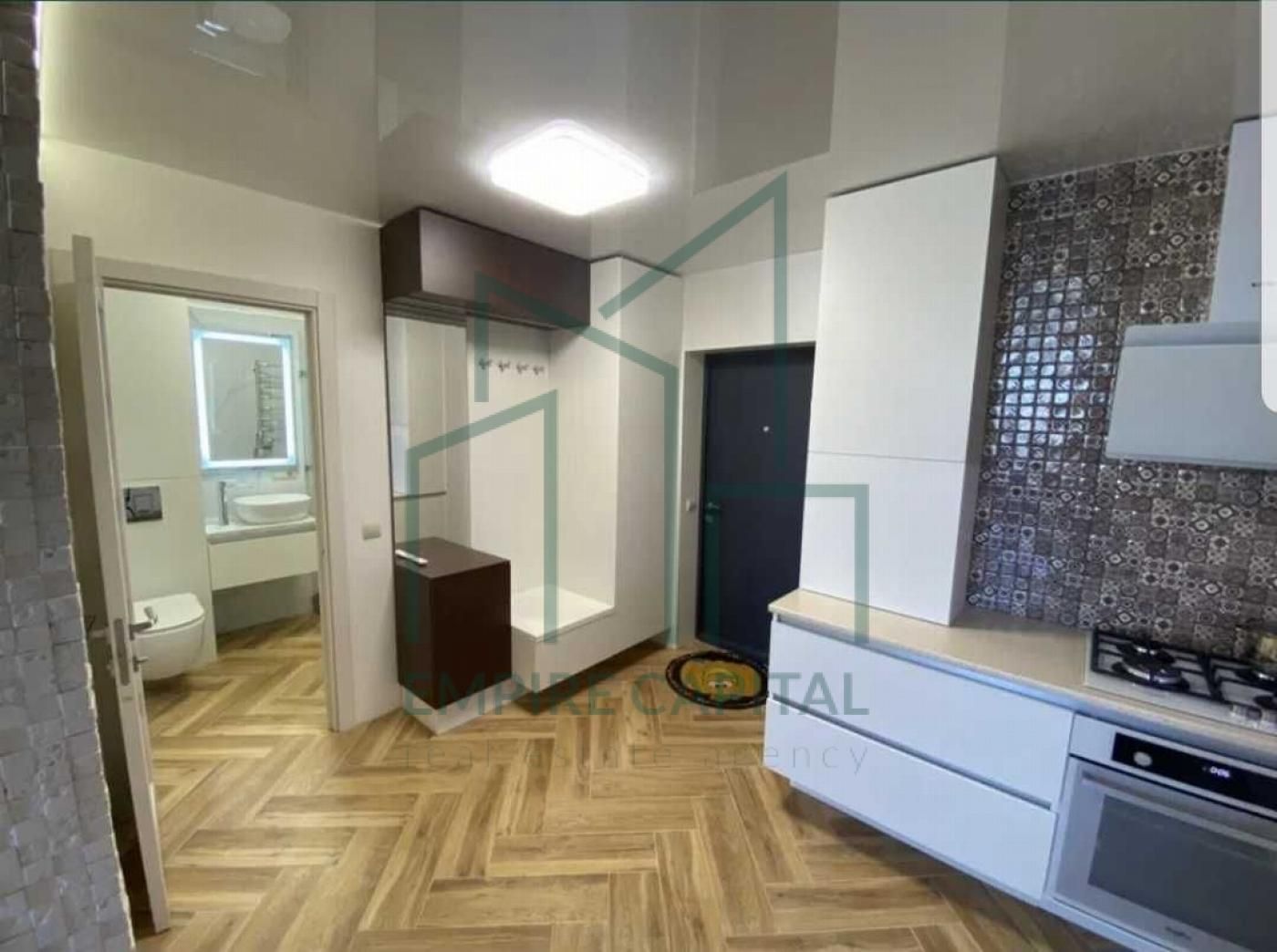 Modern 1-Bedroom Apartment with Designer Kitchen
