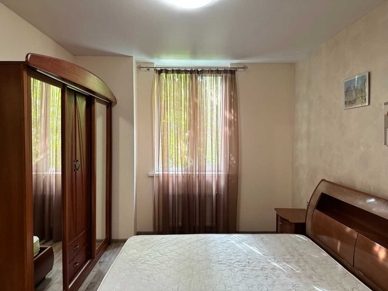 Studio Apartment with Euro Renovation Near Lukyanivka Metro