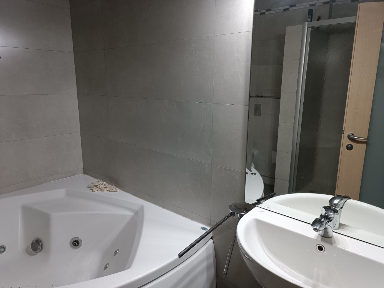 3-Room Apartment near Kontraktova Square Metro, Fully Furnished
