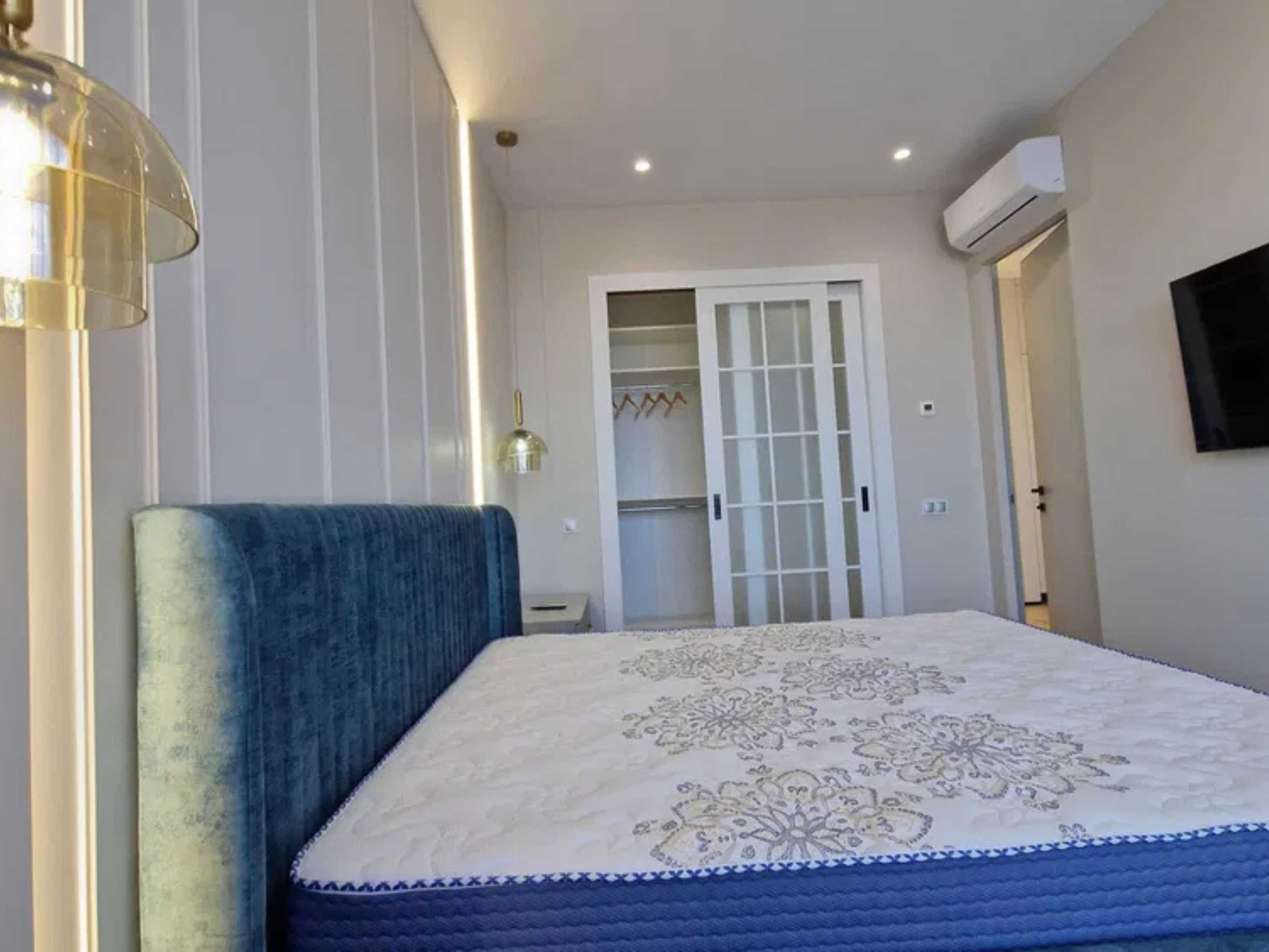 Stylish 2-Bedroom Apartment in Hoffman House with Modern Design