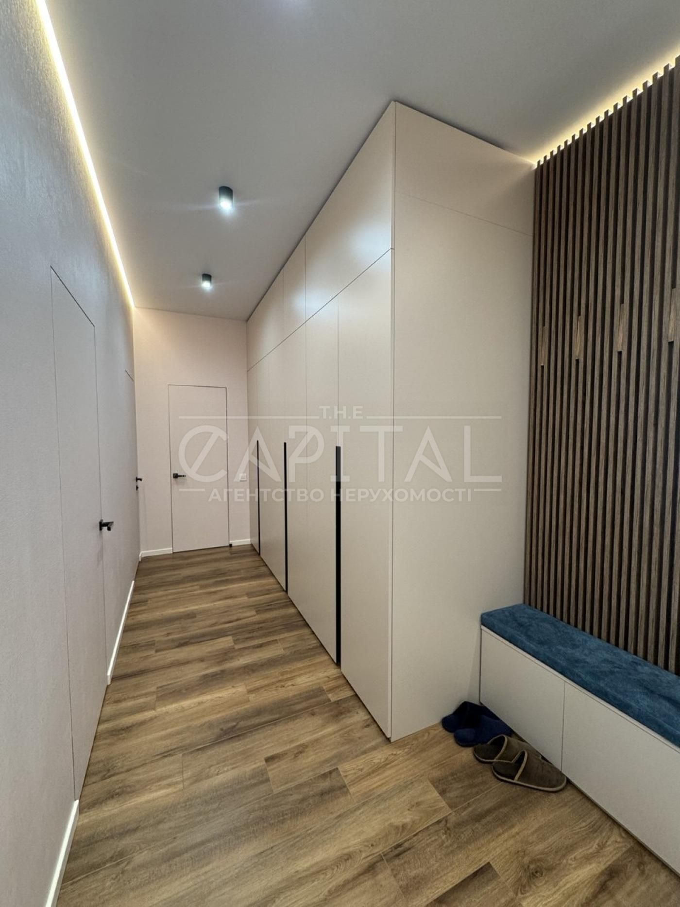 Modern 2-room apartment with city view, 25th floor, near metro