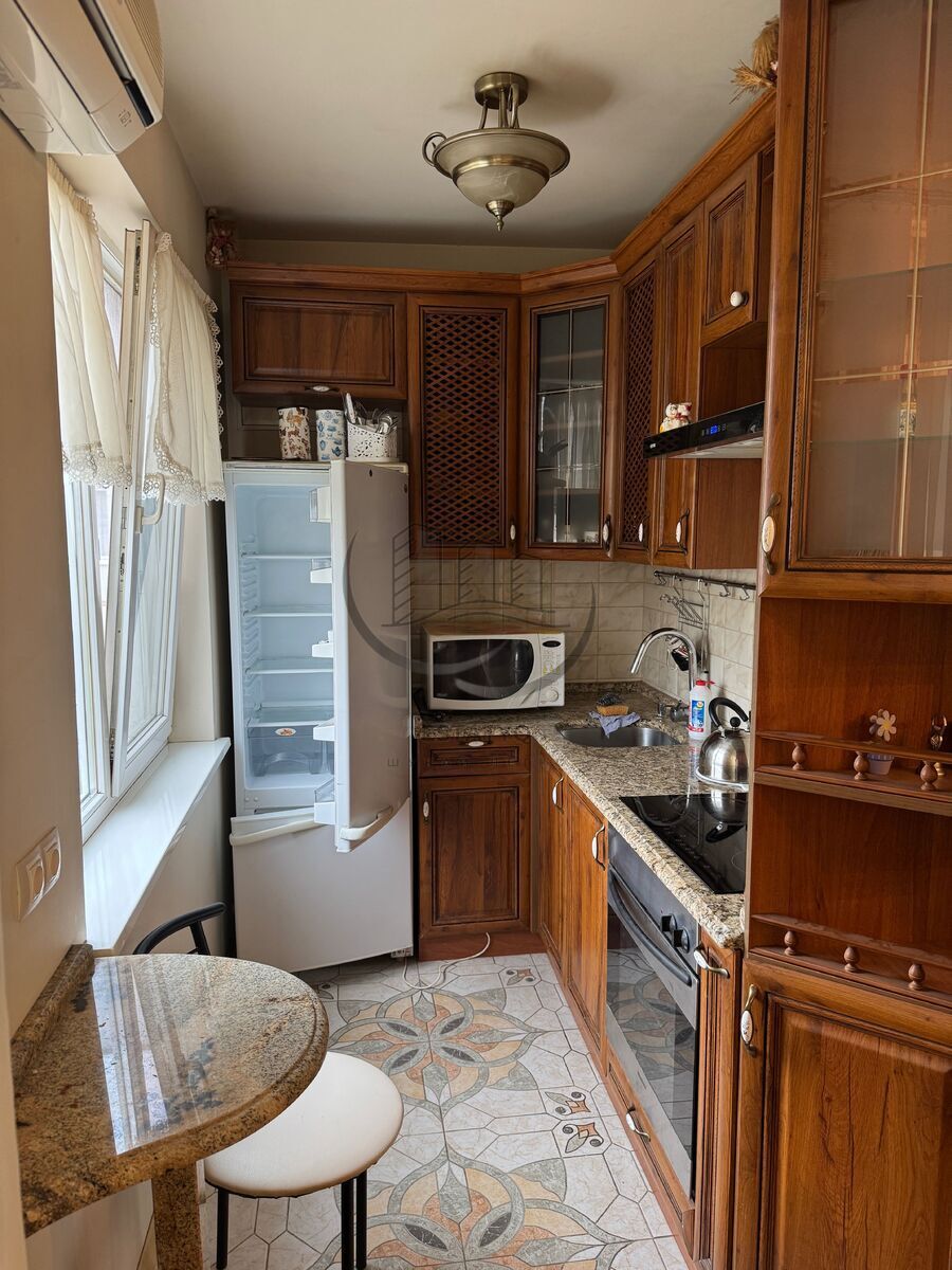 Two-room apartment in Oleksiivka, furnished with appliances