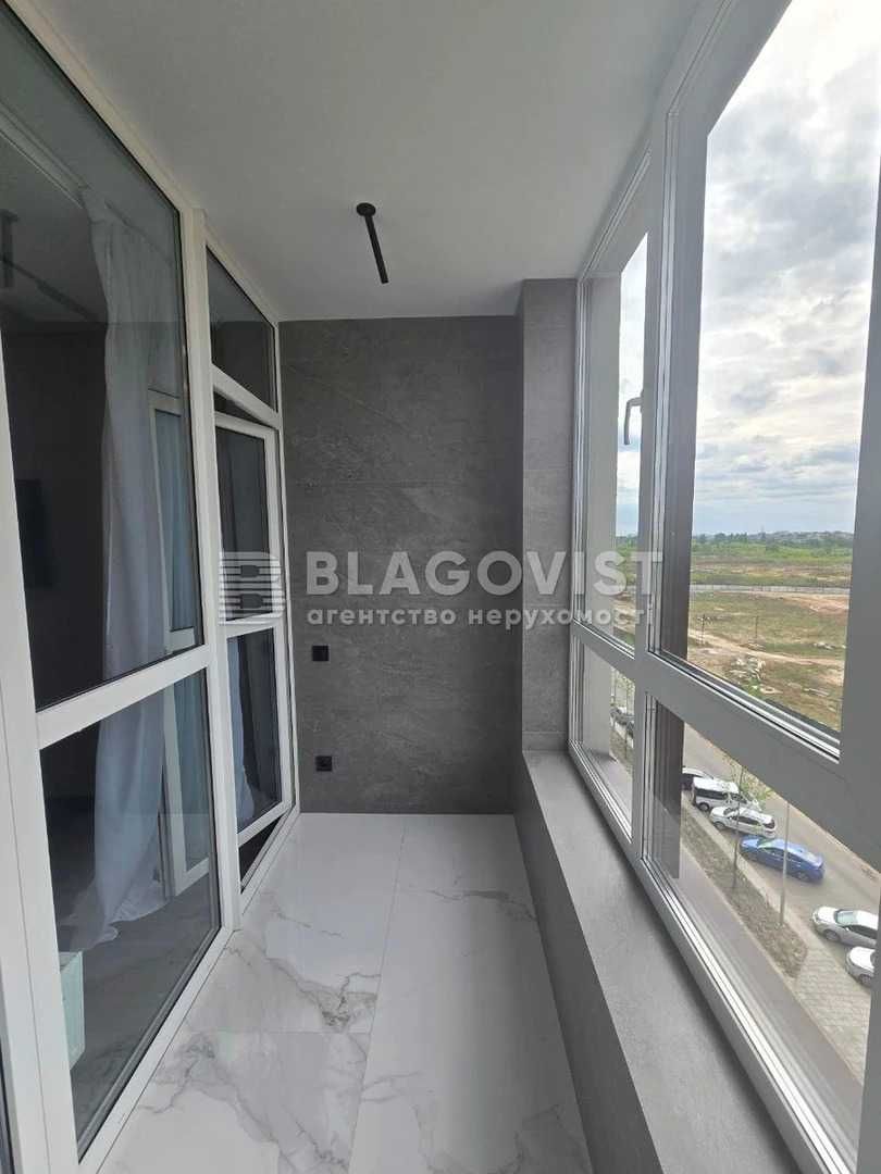 Spacious 1-bedroom apartment with modern design in Podilskyi district