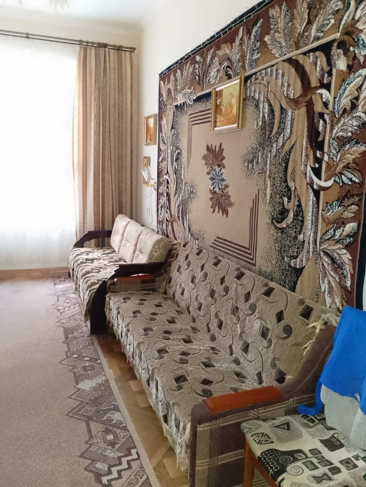 Clean apartment near Pidzamche station, central location