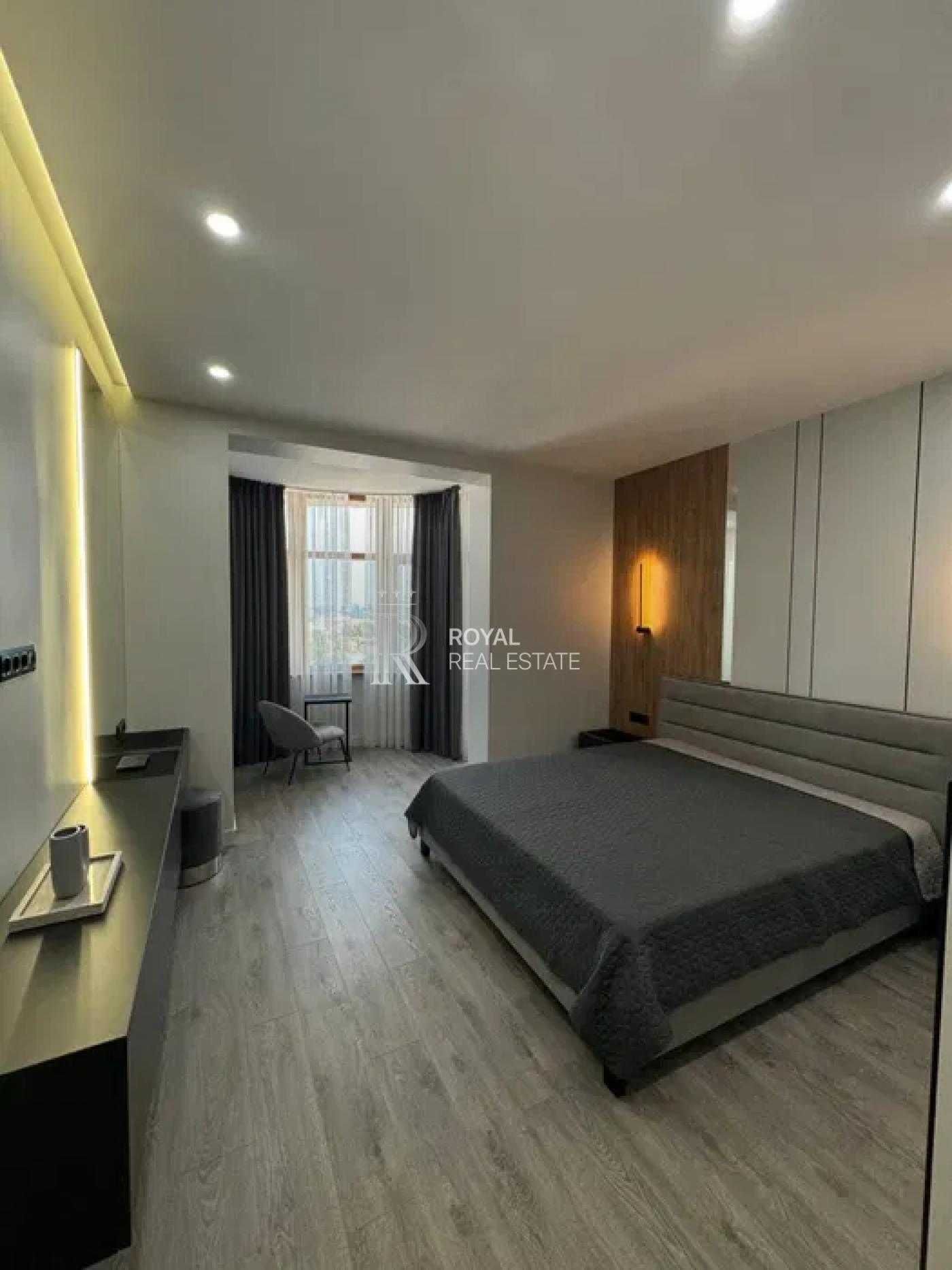 Luxurious 180m² Designer Apartment in City Center