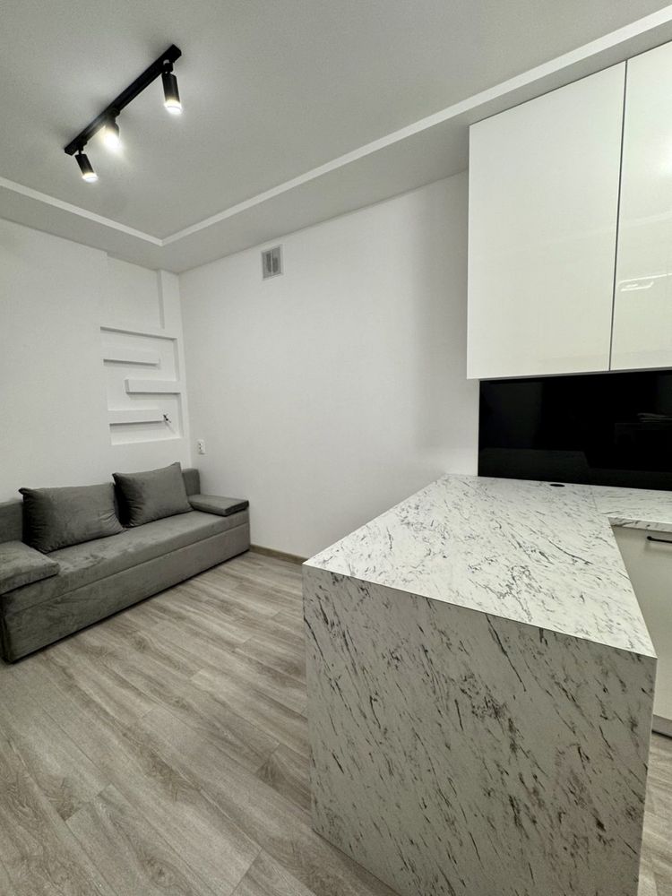 2-Room Apartment in Comfort City New District with Designer Renovation