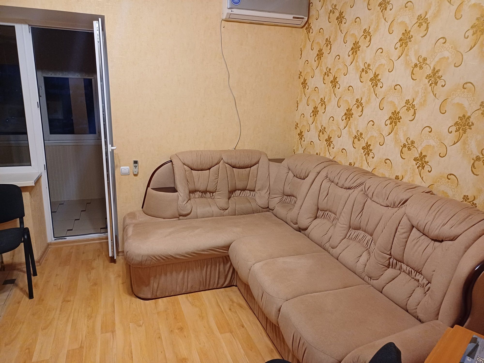 Modern 49m² Apartment with Designer Renovation in Chabany