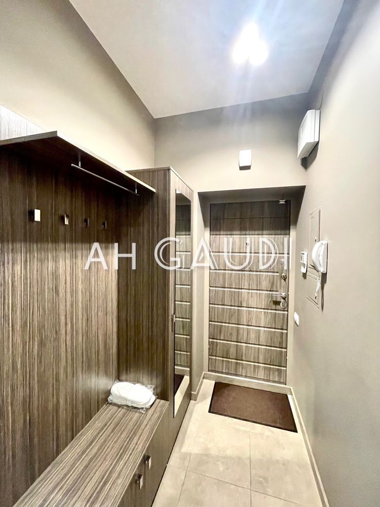 Cozy Furnished Apartment in City Center with Park View