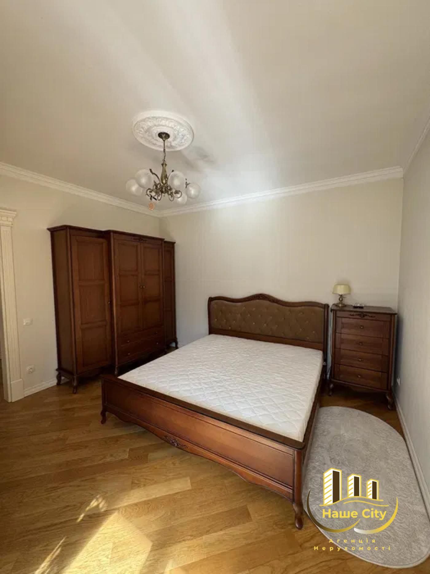 2-Room Apartment on Lysenko Street with Parking