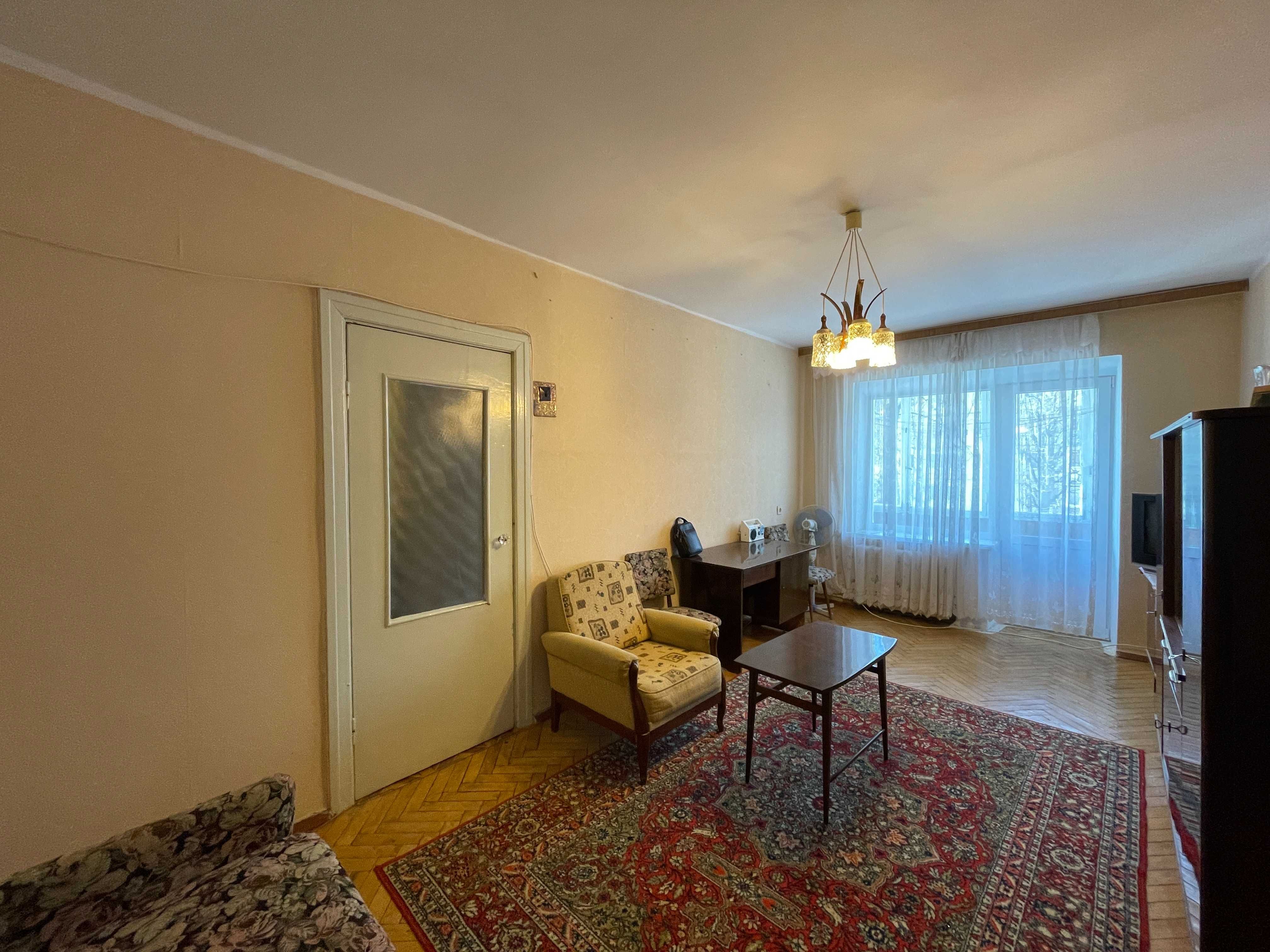 Cozy 2-Room Apartment Near Beresteyska Metro