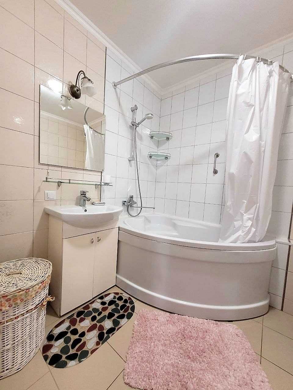 2-Room Apartment on Prospekt Nauky, 19th Floor, Well-Equipped