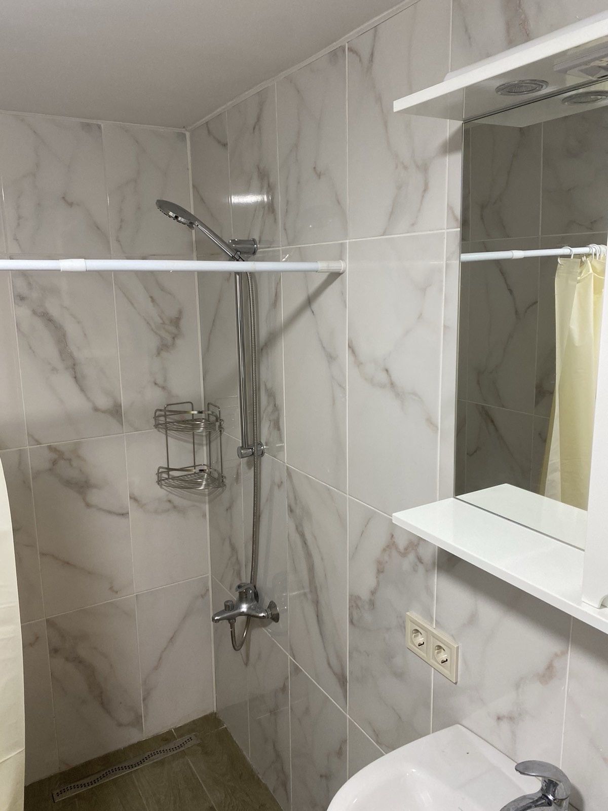 1-Room Apartment on Koshytska Street with Gas and Appliances