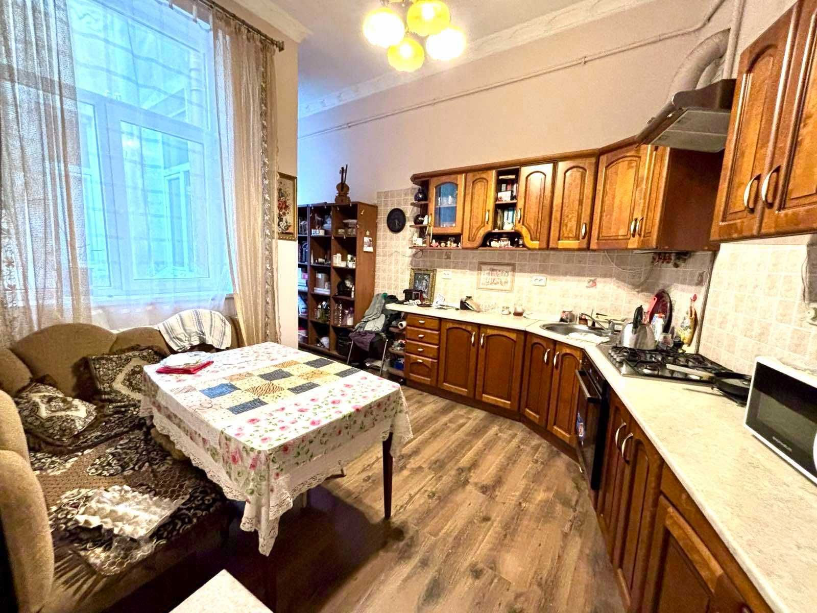 Renovated 1-Bedroom Apartment Near City Center