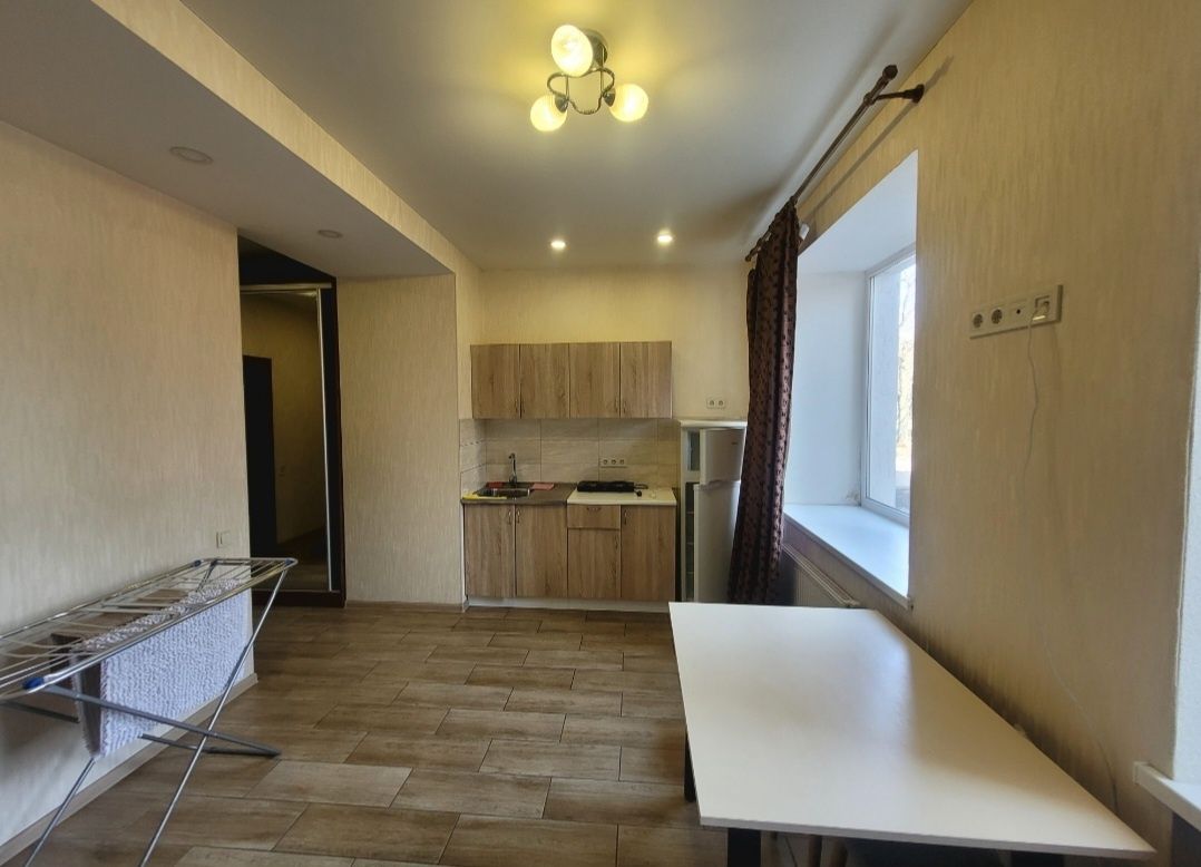 Cozy Euro-Studio in Renovated Building with All Amenities