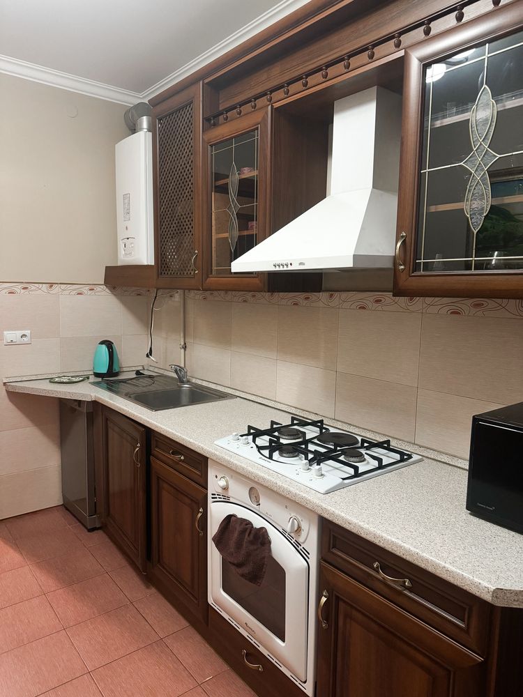 Spacious 2-Bedroom Apartment Near Park with Parking