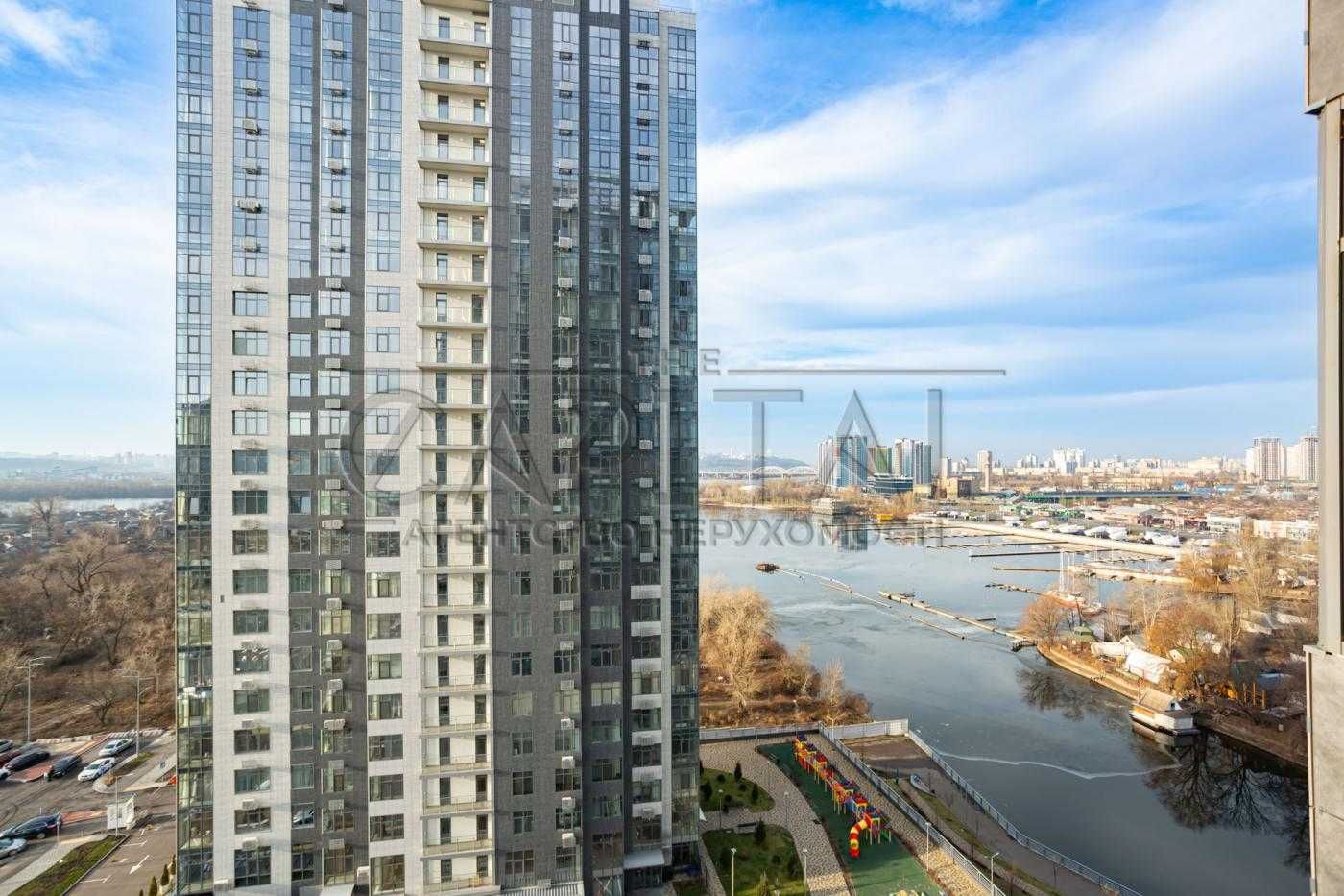 Modern Designer Apartment with River View
