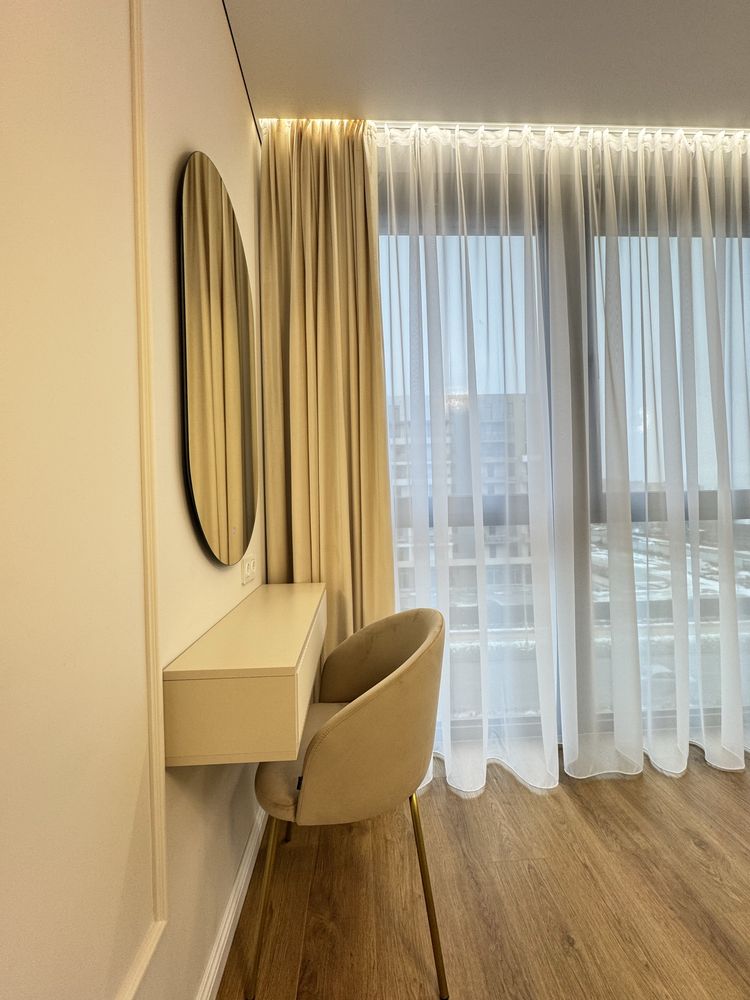 Designer 1-Bedroom Apartment in Park Land Complex
