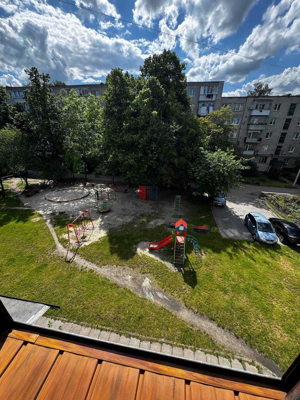 1-Room Apartment near Market with Large Balcony