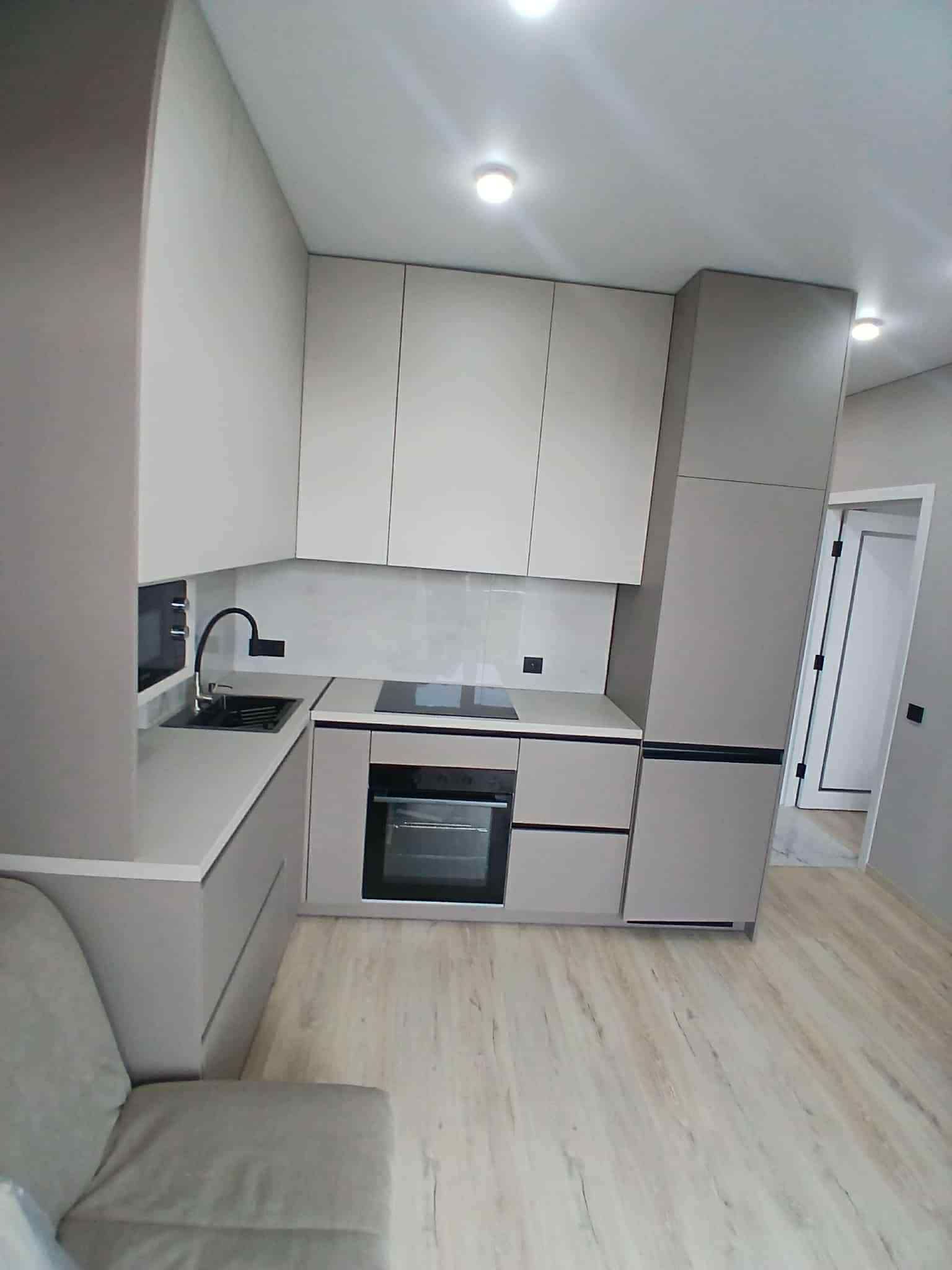 Modern, Bright, Spacious Apartment in City Center