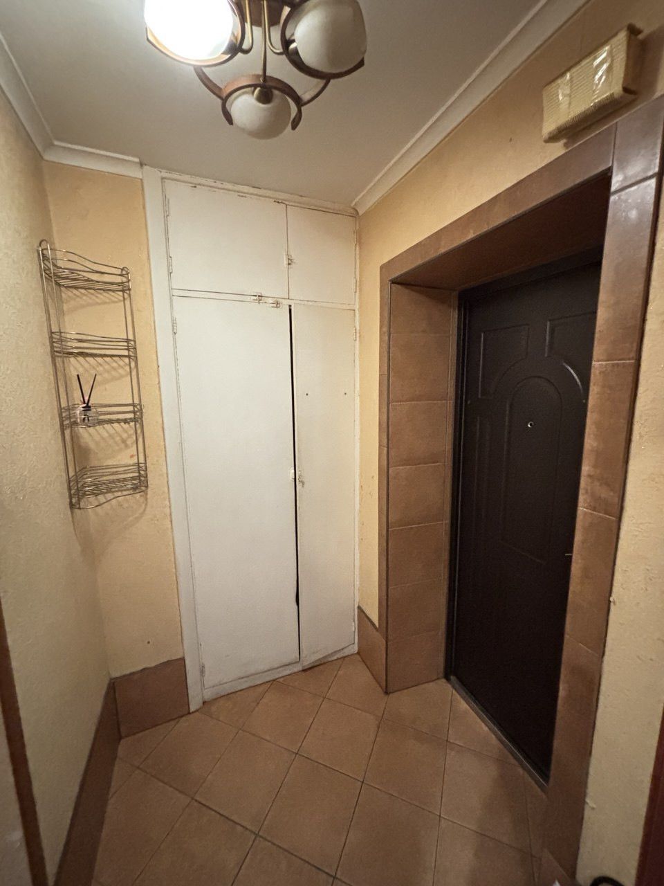 1-Bedroom Apartment in Ryasne-1, Compact and Furnished