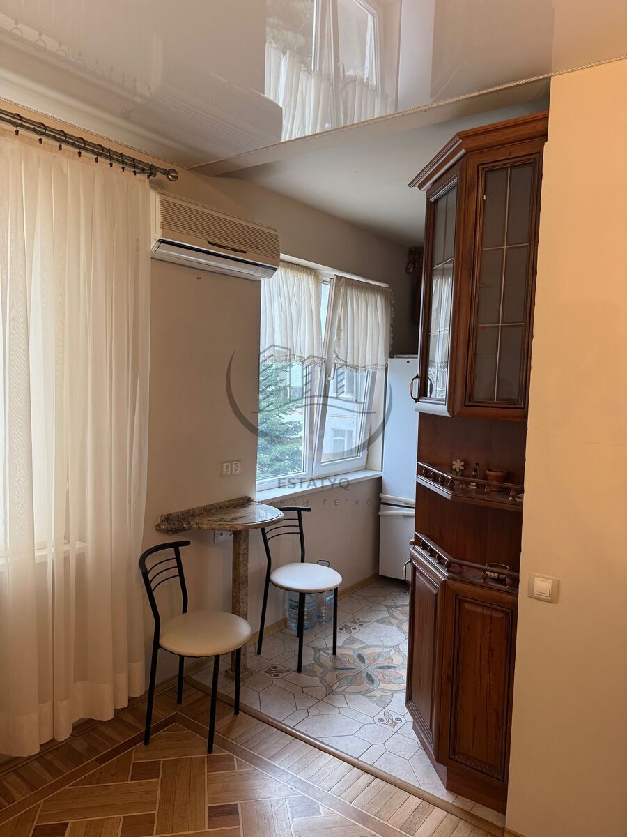 Two-room apartment in Oleksiivka, furnished with appliances