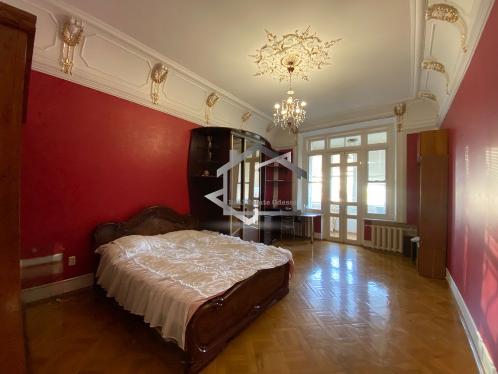 Spacious 3-Bedroom Apartment near Odessa Attractions