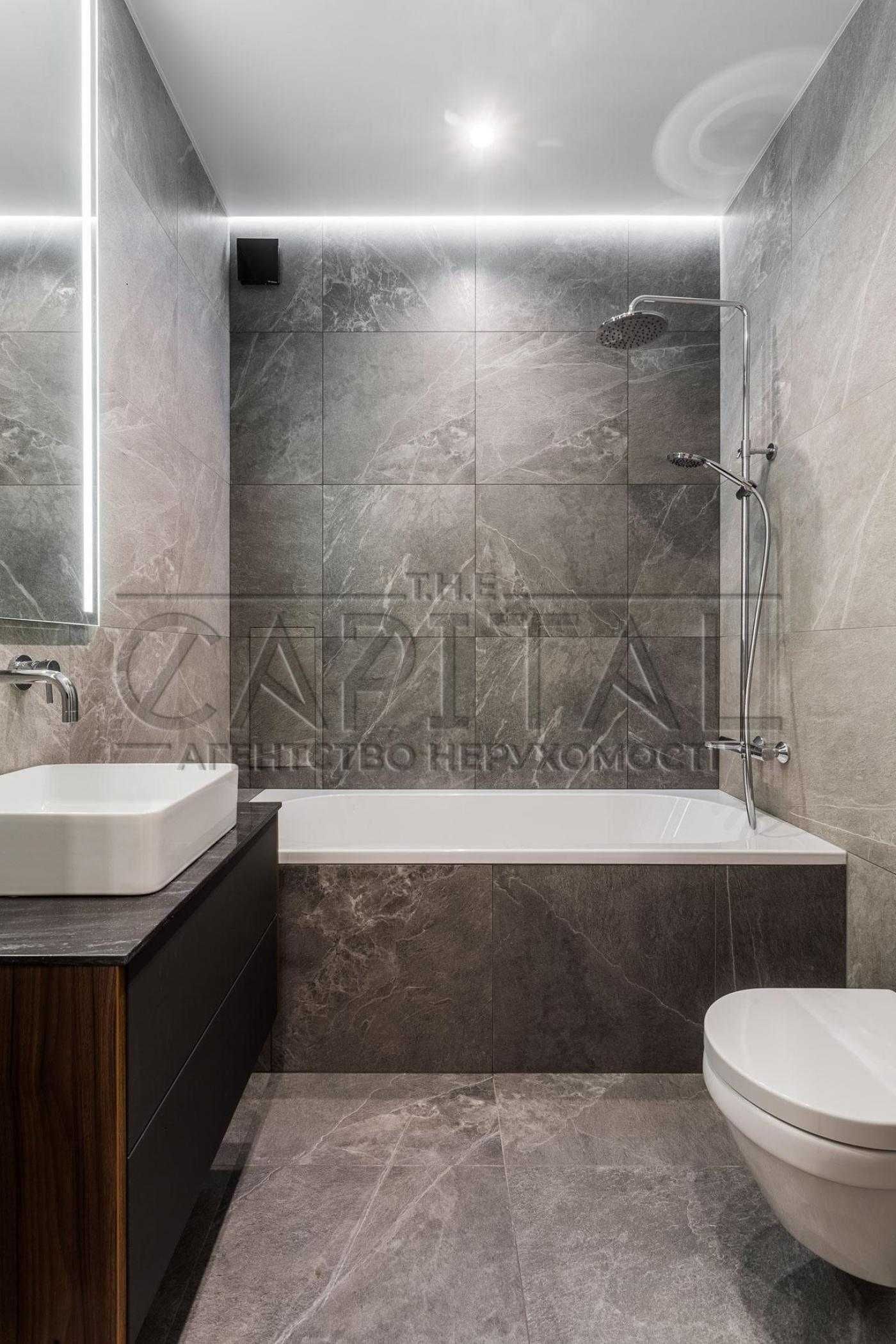 Prestigious Apartment in Prestige Hall Complex with High-Quality Renovation