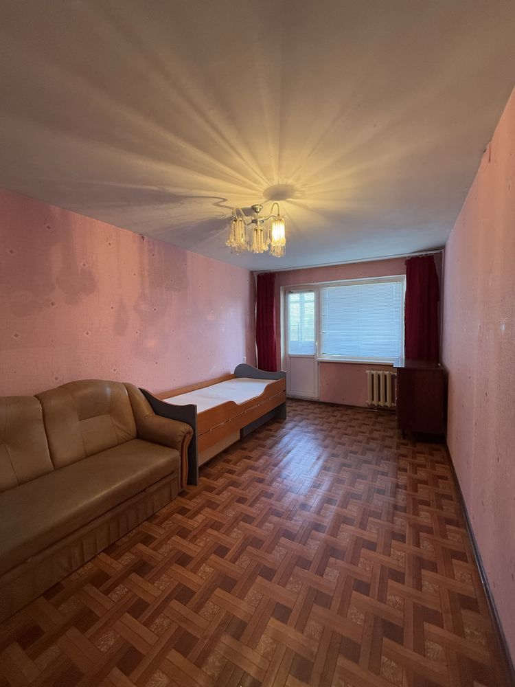 Furnished 2-Bedroom Apartment Near School 18