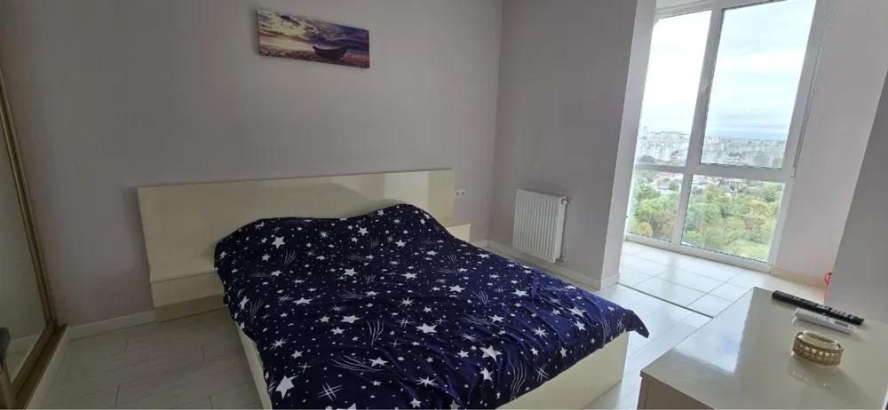 1-Room Apartment in City Complex with Terrace and Modern Amenities