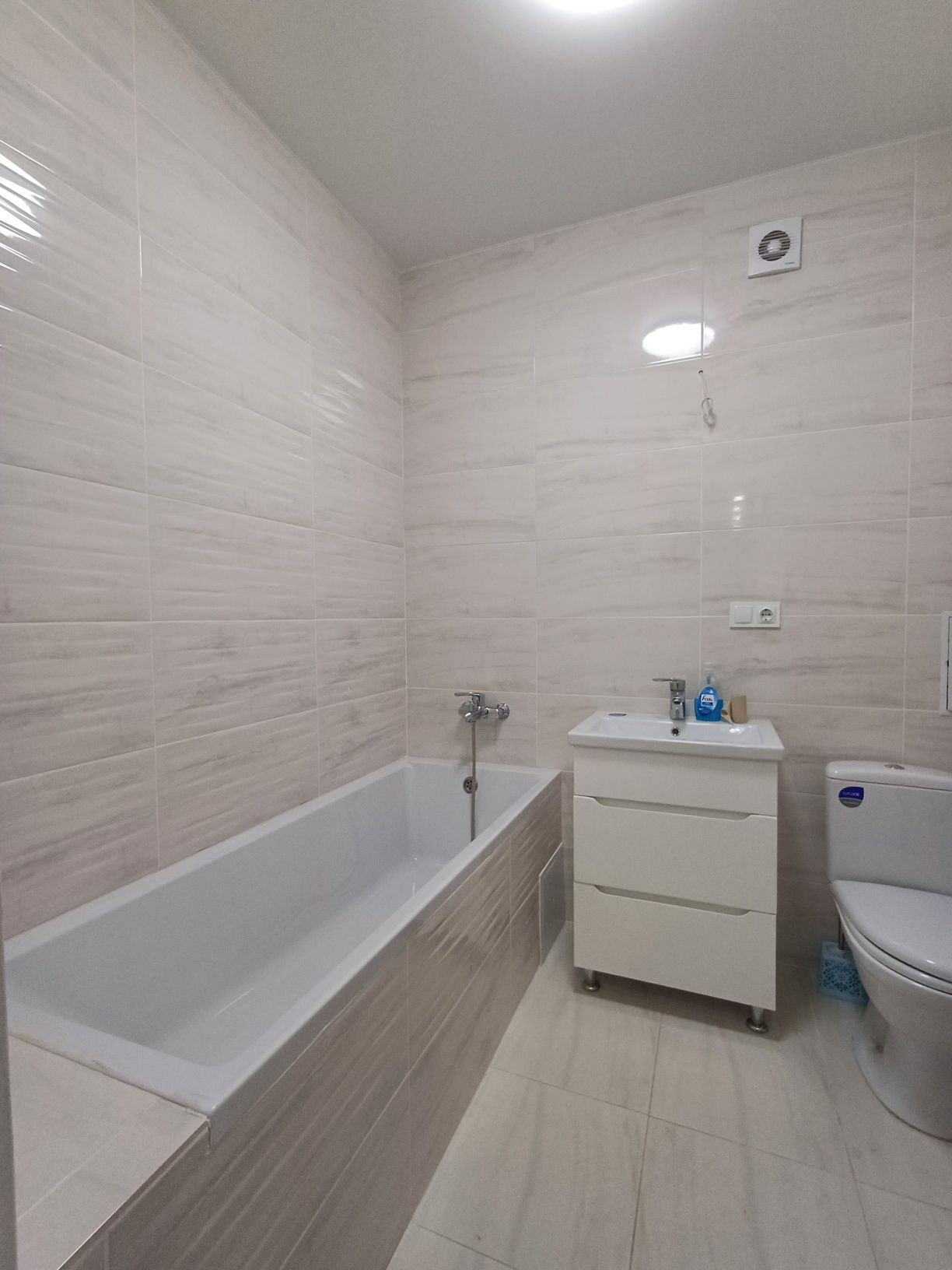 Modern 2-Bedroom Apartment with New Appliances