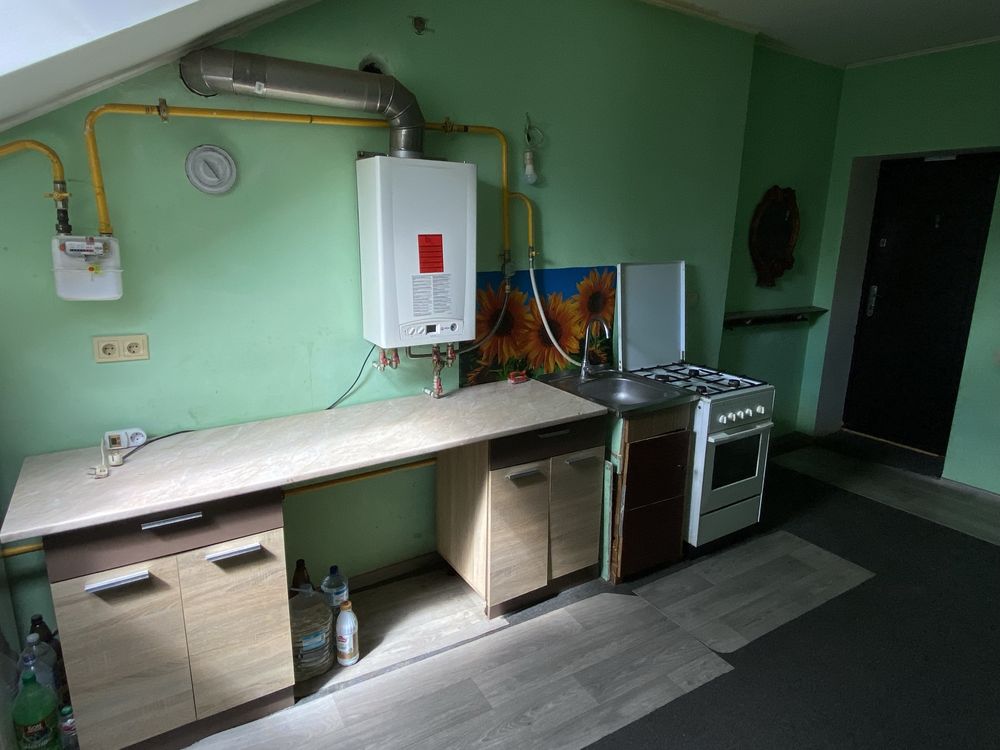 One-room apartment near the park with necessary furniture and appliances