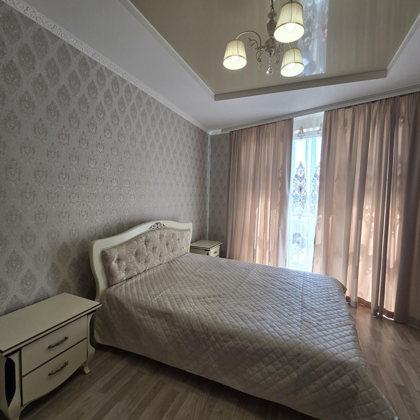 Two-room apartment near city lake with premium renovation